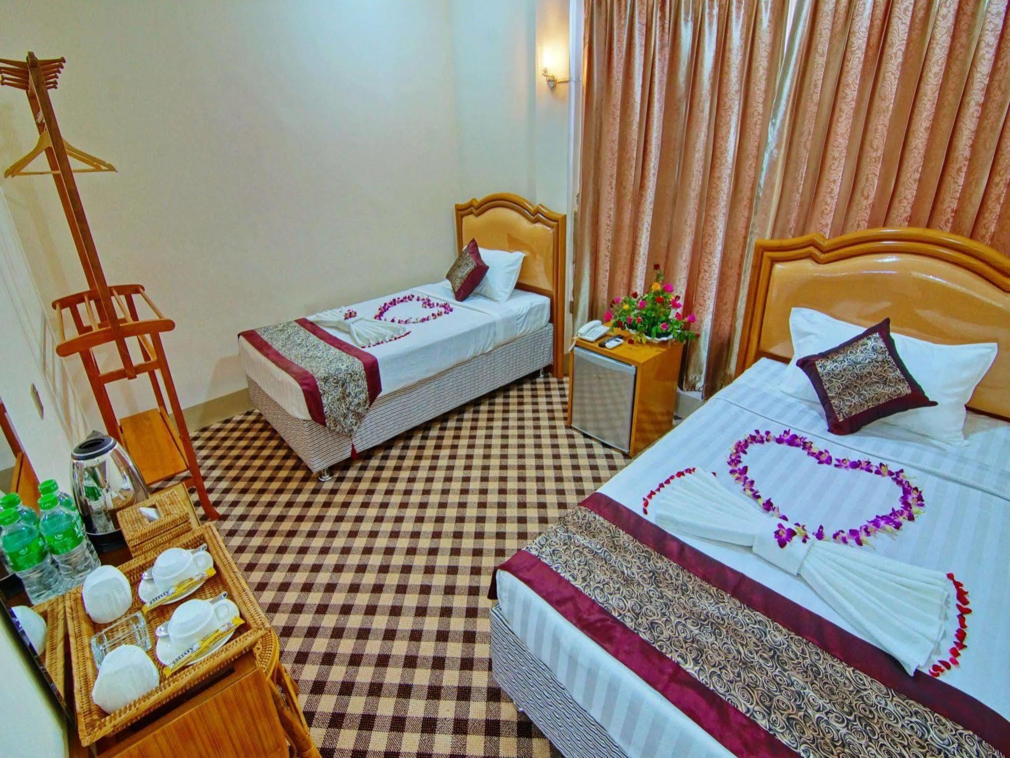 Hotel Victory Point Mandalay Bagian luar foto