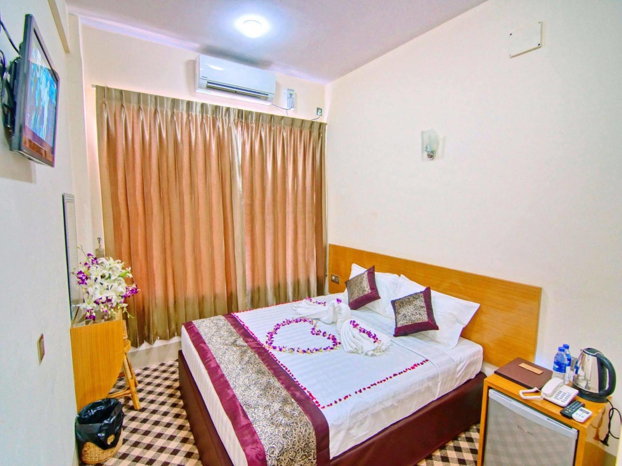Hotel Victory Point Mandalay Bagian luar foto